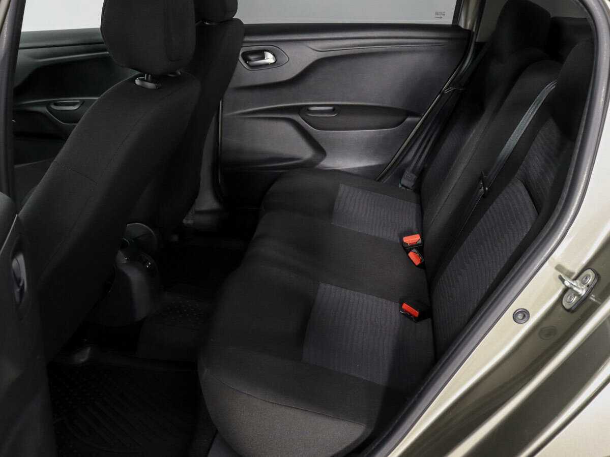 Peugeot 301 с пробегом — 2013 год. Фото: #9