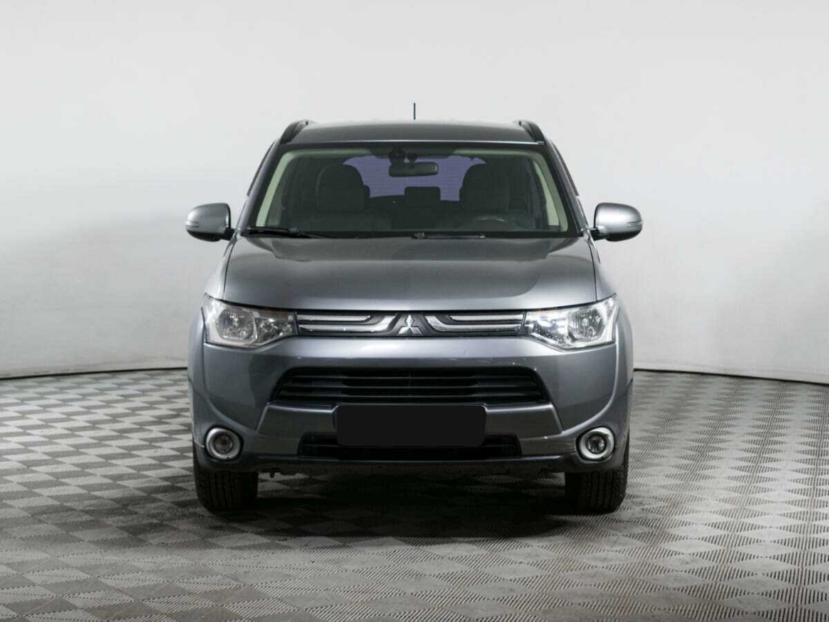 Mitsubishi Outlander с пробегом — 2012 год. Фото: #1