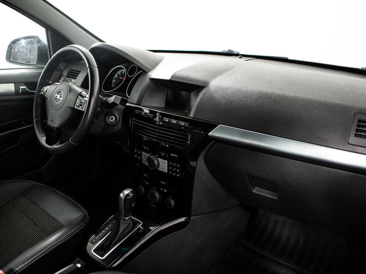 Opel Astra с пробегом — 2010 год. Фото: #8