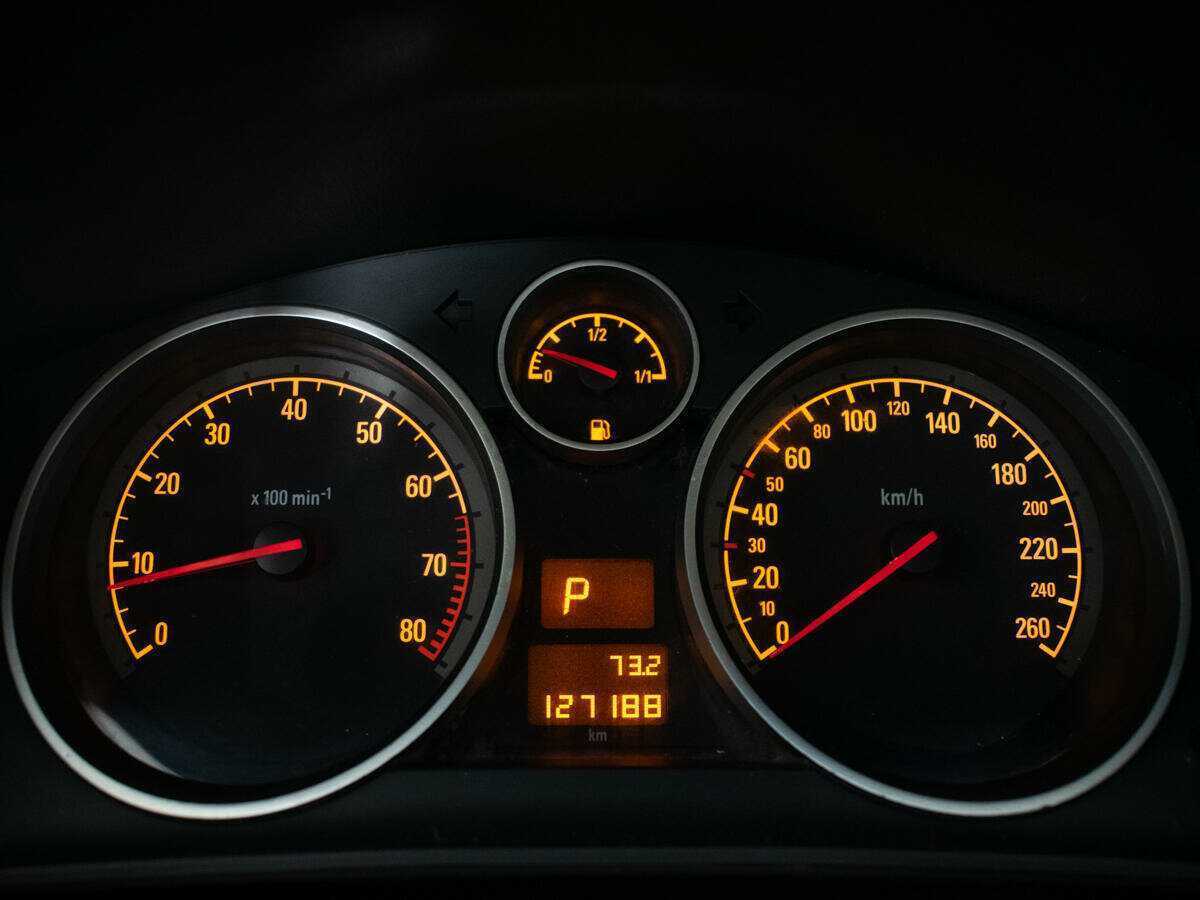 Opel Astra с пробегом — 2010 год. Фото: #11