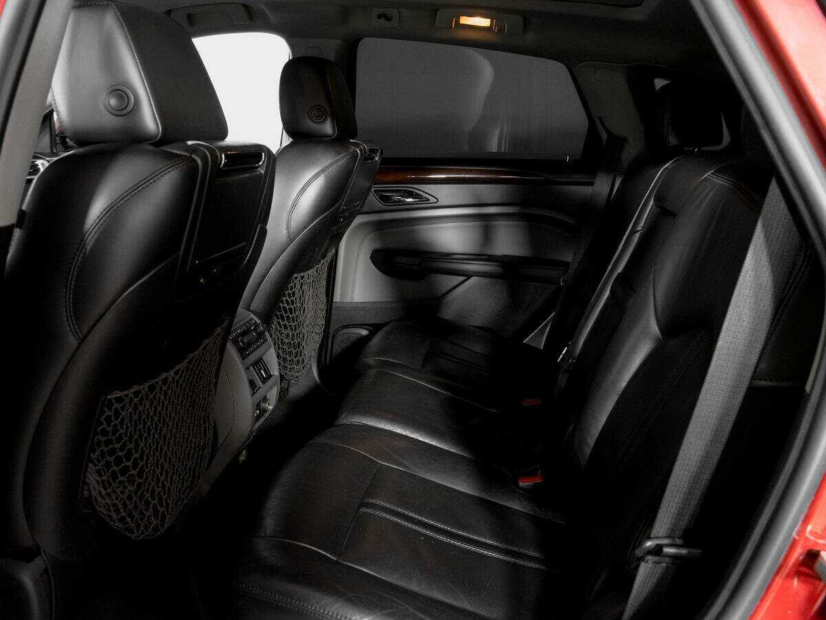 Cadillac SRX с пробегом — 2011 год. Фото: #9