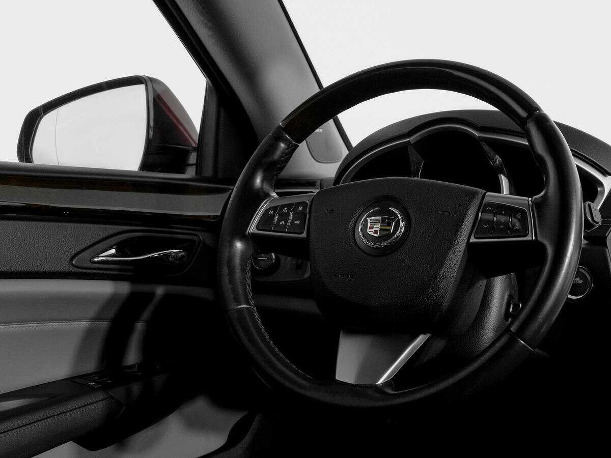 Cadillac SRX с пробегом — 2011 год. Фото: #16