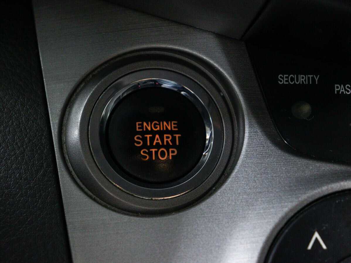 Toyota RAV4 с пробегом — 2006 год. Фото: #16