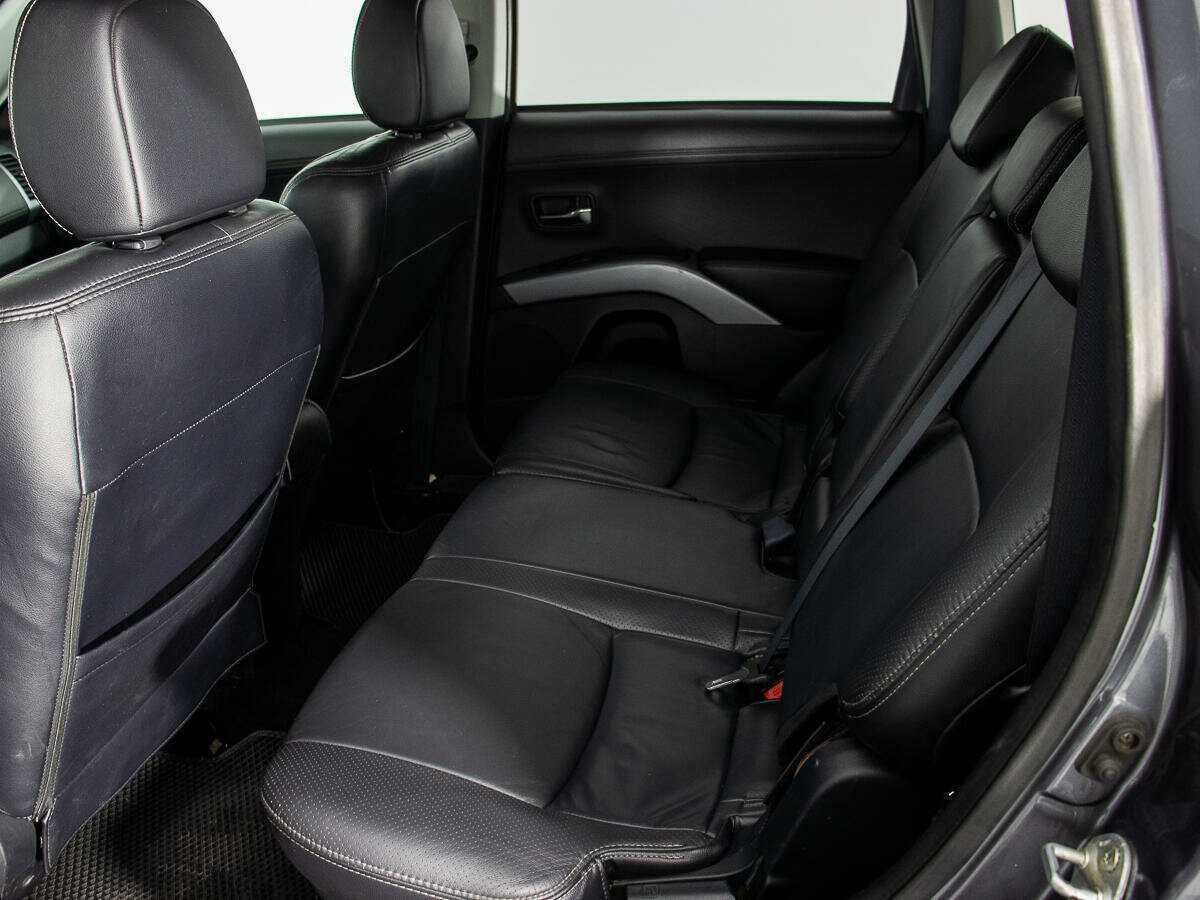 Mitsubishi Outlander с пробегом — 2010 год. Фото: #12
