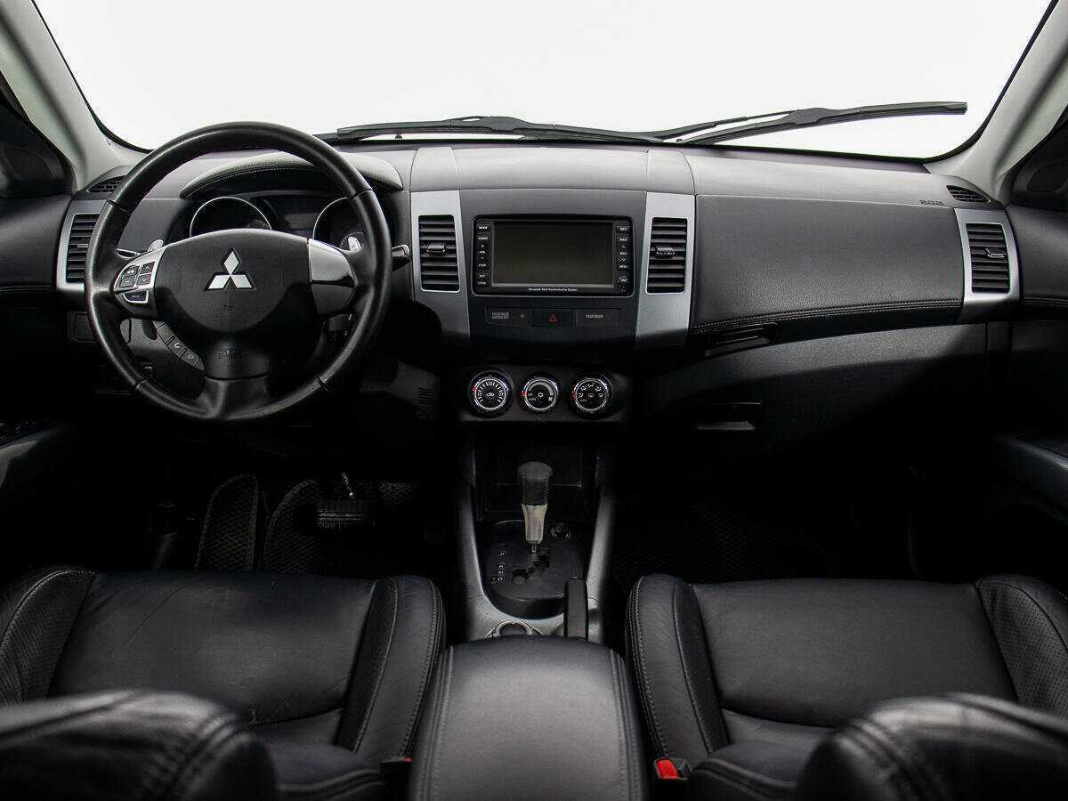 Mitsubishi Outlander с пробегом — 2010 год. Фото: #15