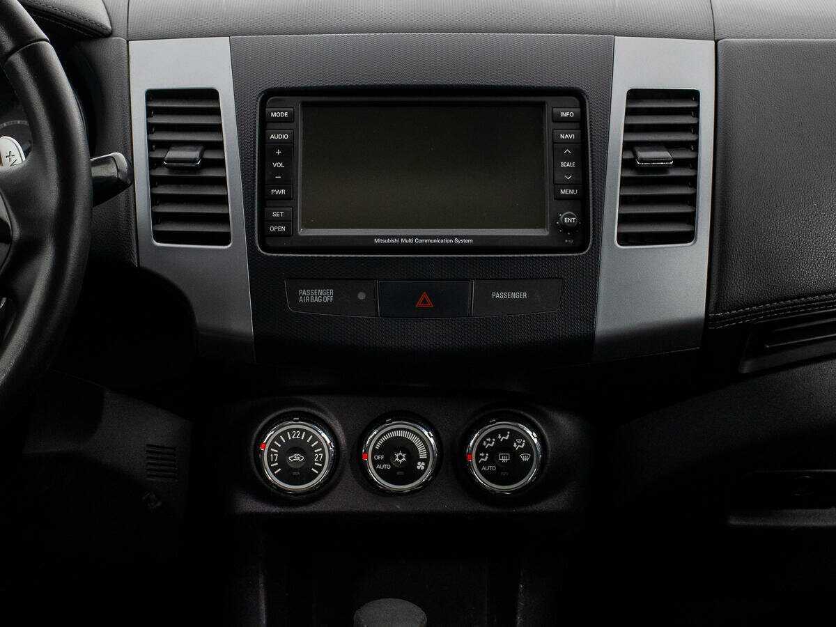 Mitsubishi Outlander с пробегом — 2010 год. Фото: #16