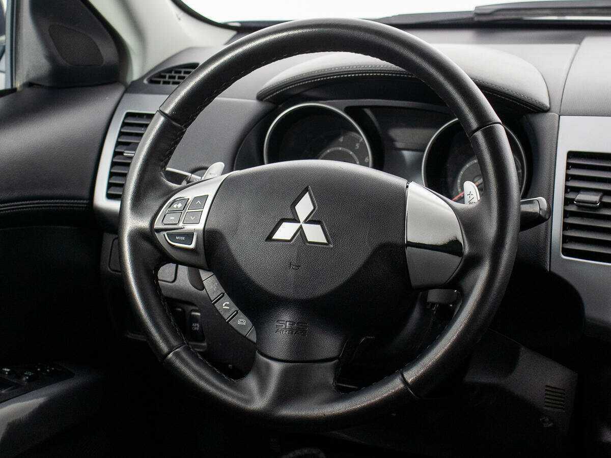 Mitsubishi Outlander с пробегом — 2010 год. Фото: #17
