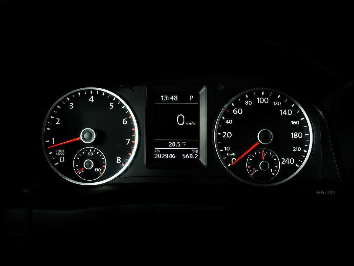 Volkswagen Tiguan с пробегом — 2010 год. Фото: #7