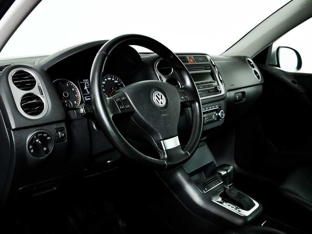 Volkswagen Tiguan с пробегом — 2010 год. Фото: #10