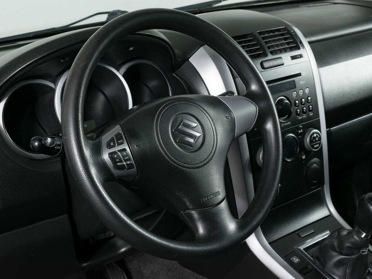 Suzuki Grand Vitara с пробегом — 2010 год. Фото: #10