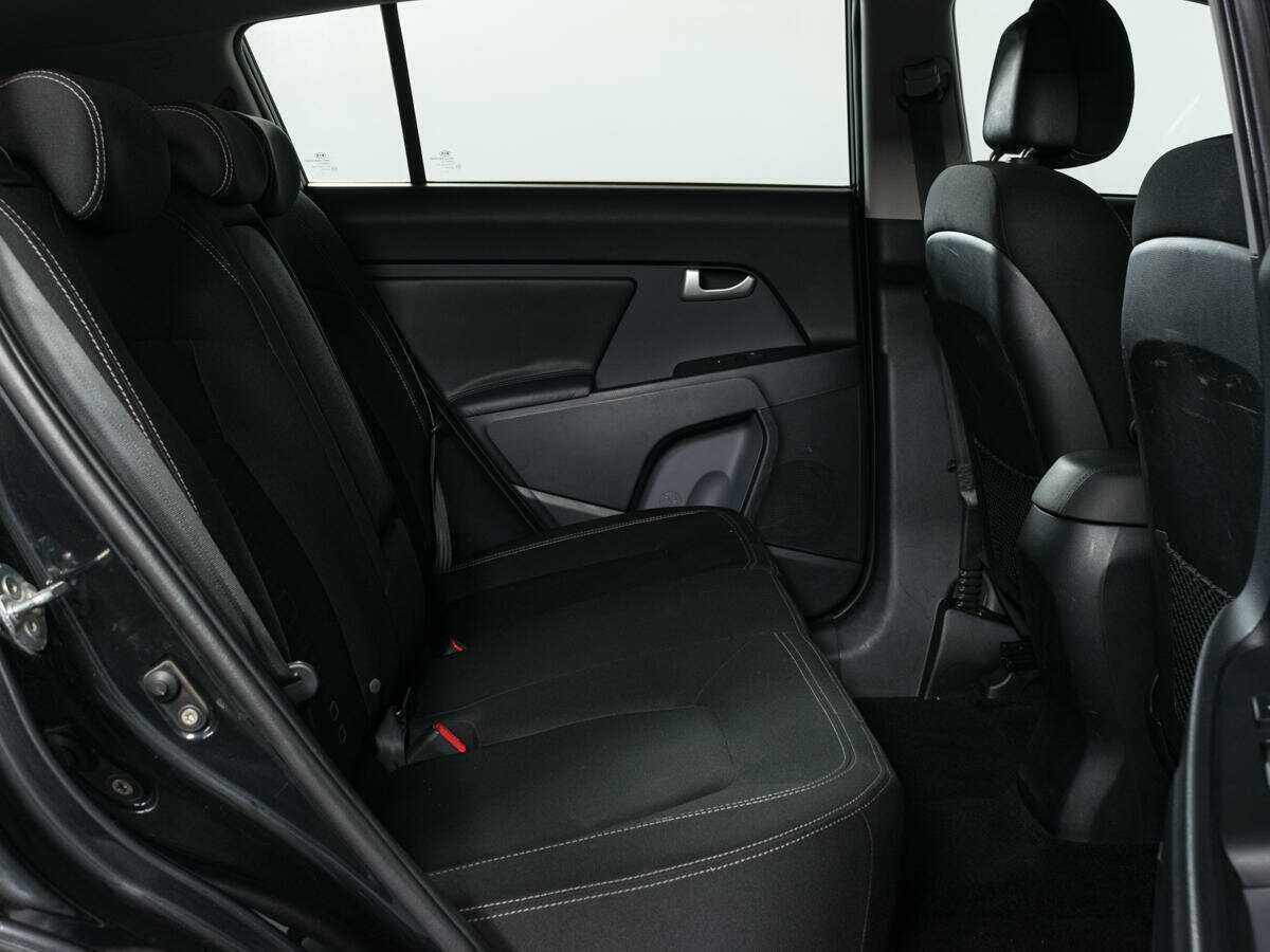 Kia Sportage с пробегом — 2010 год. Фото: #12