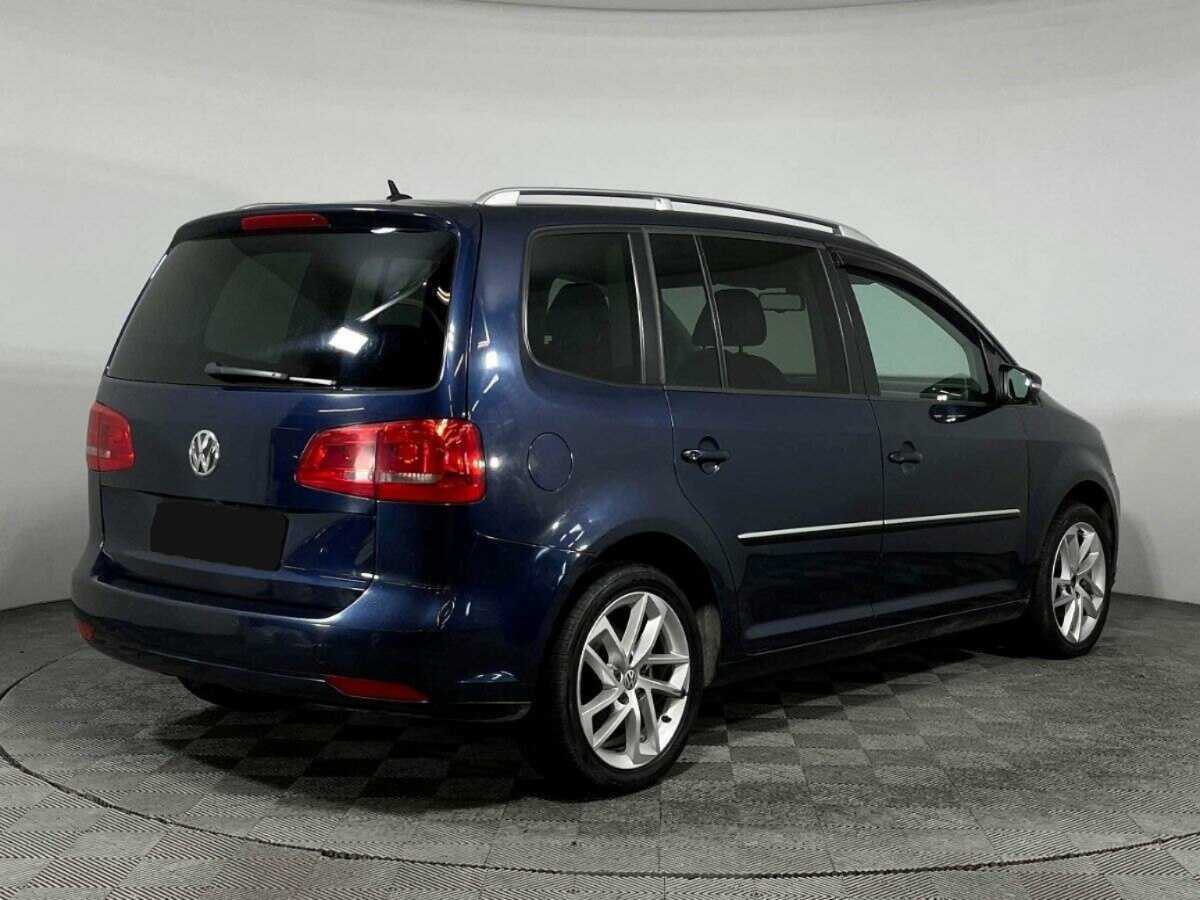 Volkswagen Touran с пробегом — 2012 год. Фото: #4