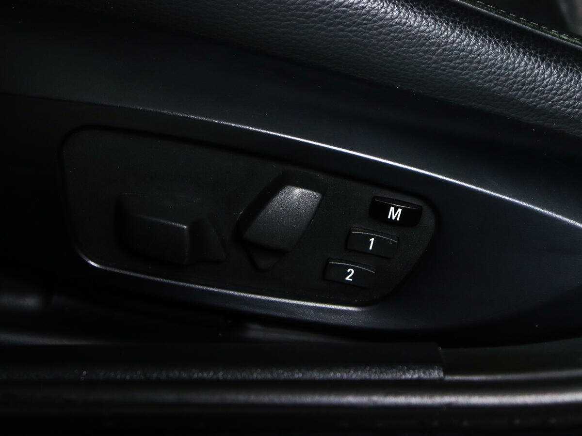 BMW 3 серии с пробегом — 2011 год. Фото: #15