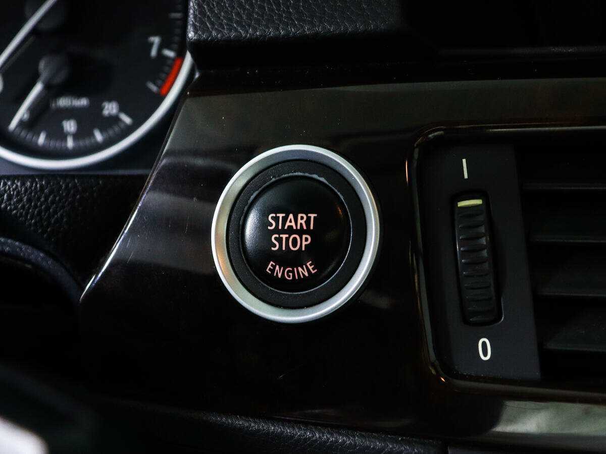 BMW 3 серии с пробегом — 2011 год. Фото: #16