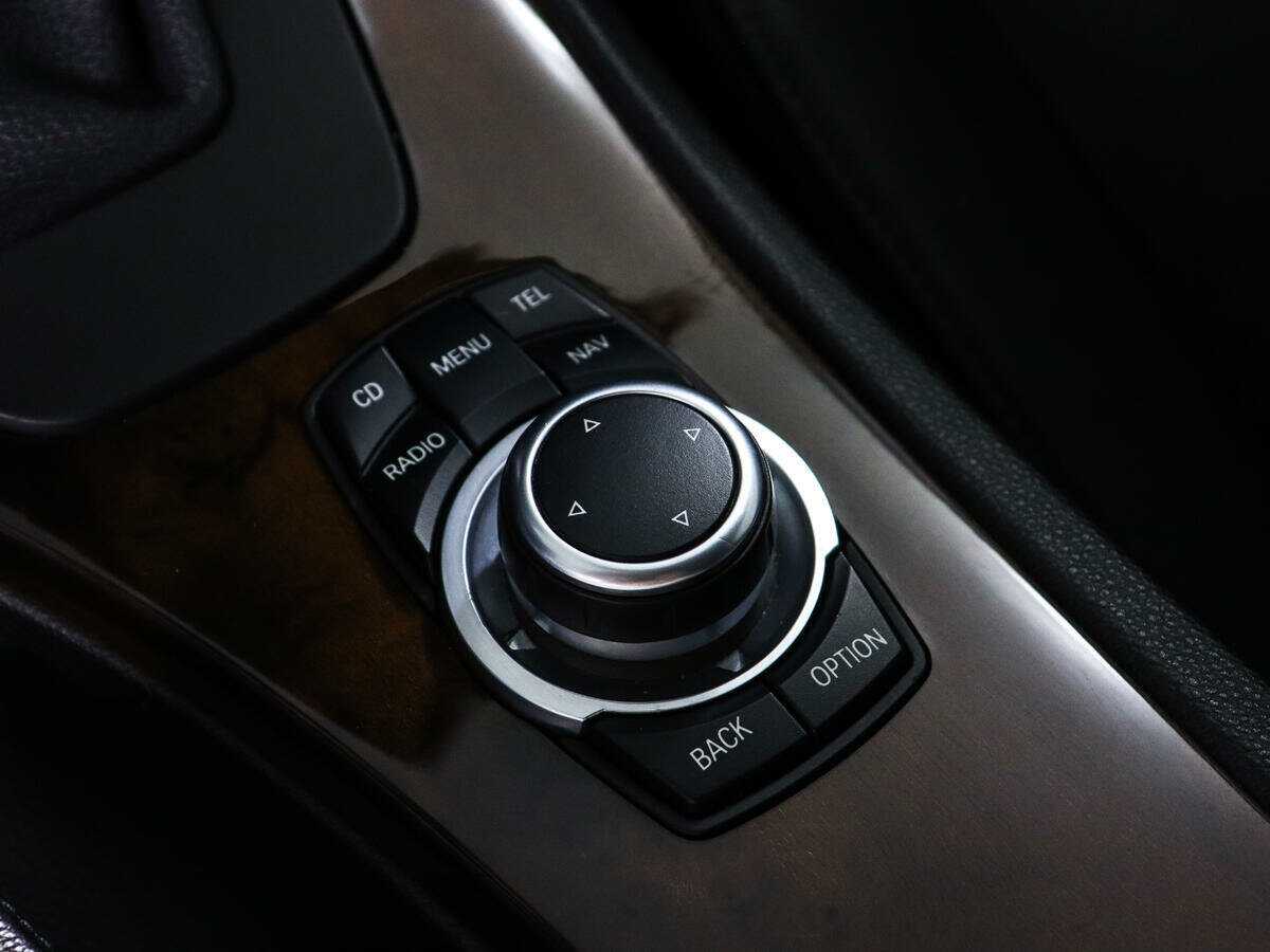 BMW 3 серии с пробегом — 2011 год. Фото: #17