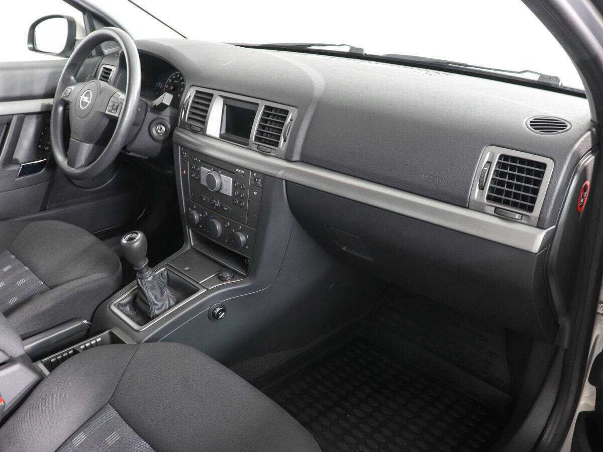 Opel Vectra с пробегом — 2008 год. Фото: #8