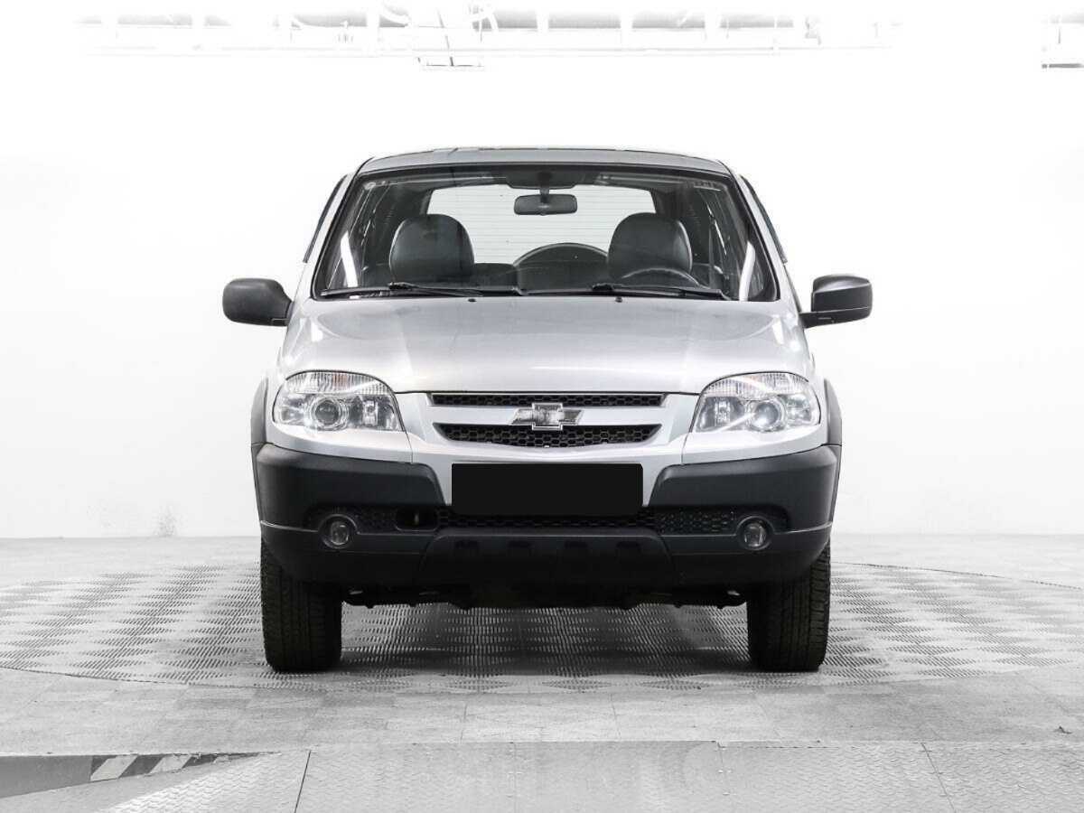 Chevrolet Niva с пробегом — 2011 год. Фото: #1