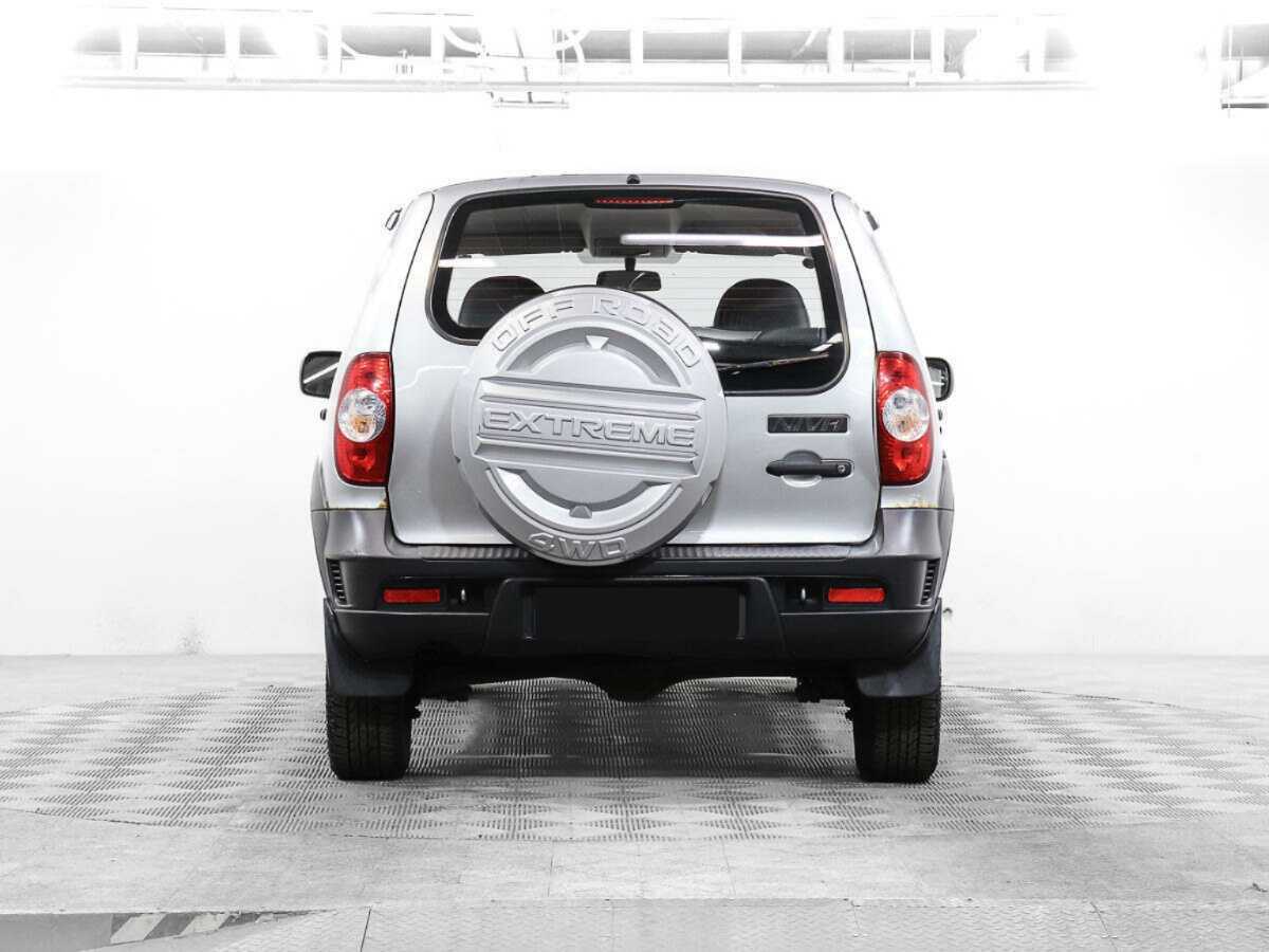 Chevrolet Niva с пробегом — 2011 год. Фото: #5