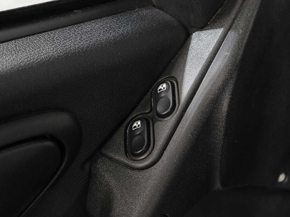 Chevrolet Niva с пробегом — 2011 год. Фото: #16