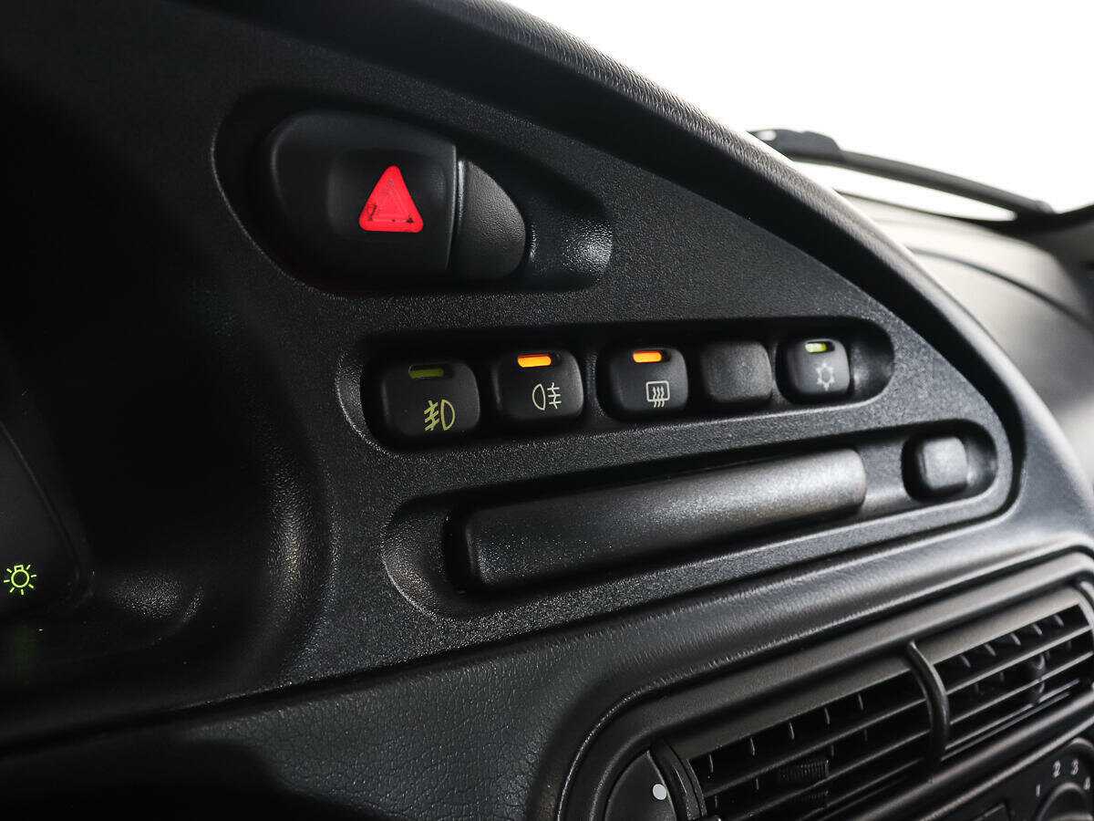 Chevrolet Niva с пробегом — 2011 год. Фото: #18