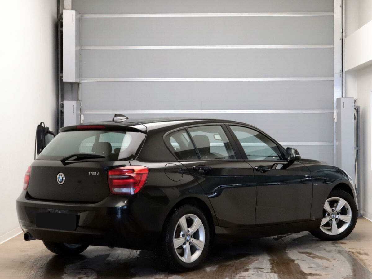 BMW 1 серии с пробегом — 2012 год. Фото: #3