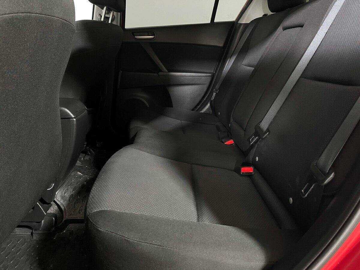 Mazda 3 с пробегом — 2010 год. Фото: #7