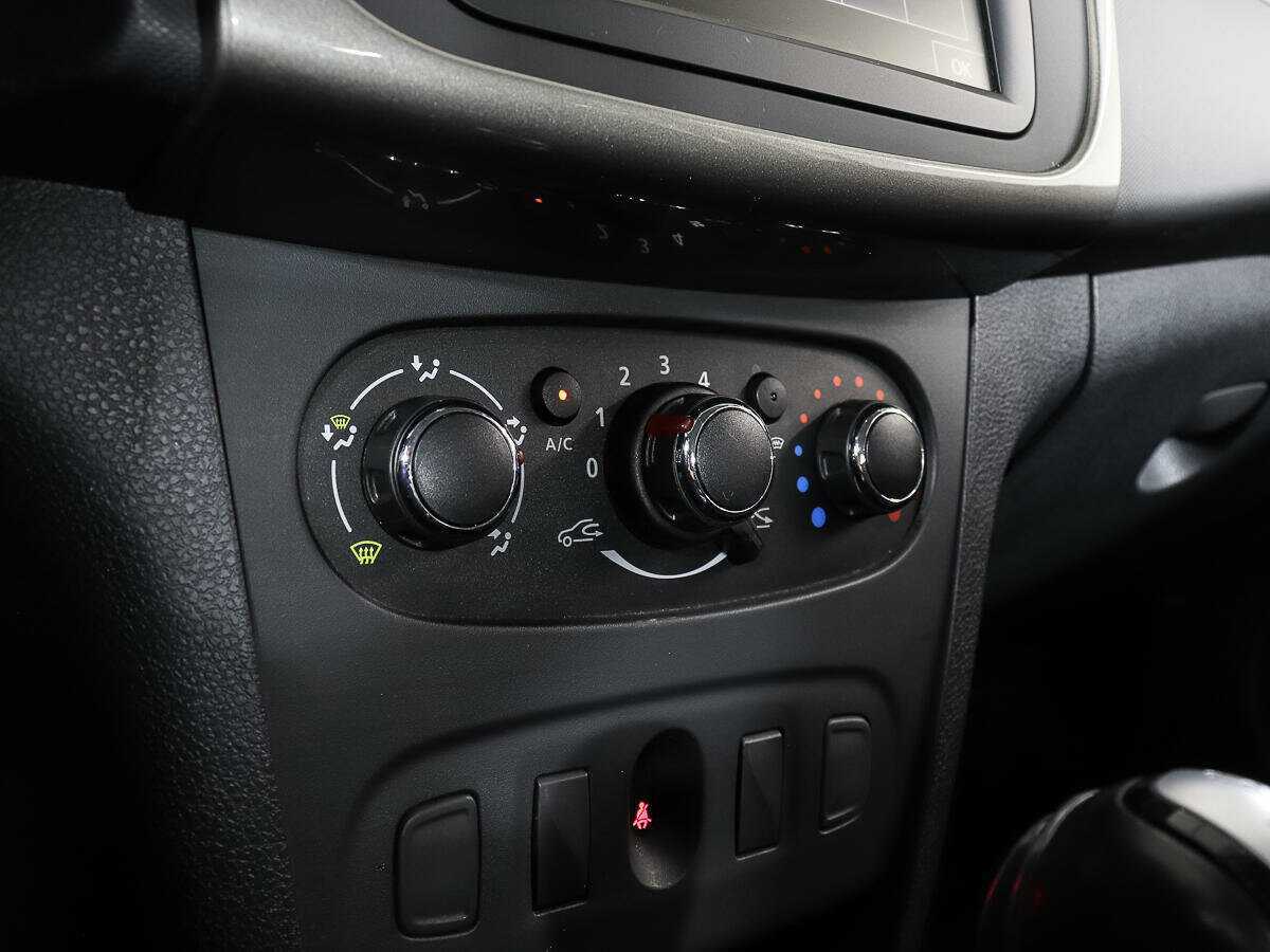 Renault Logan с пробегом — 2020 год. Фото: #14