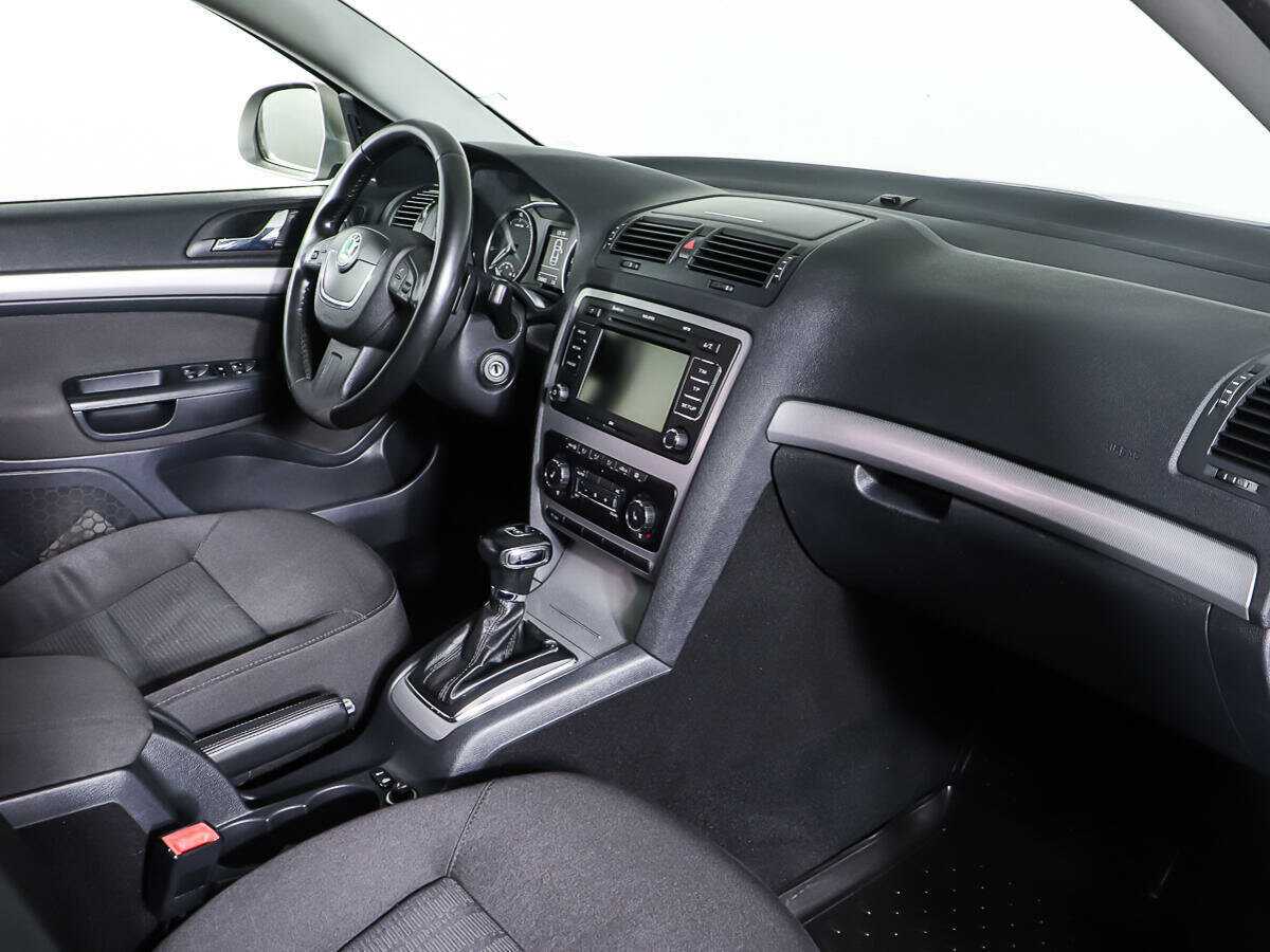 Skoda Octavia с пробегом — 2011 год. Фото: #10