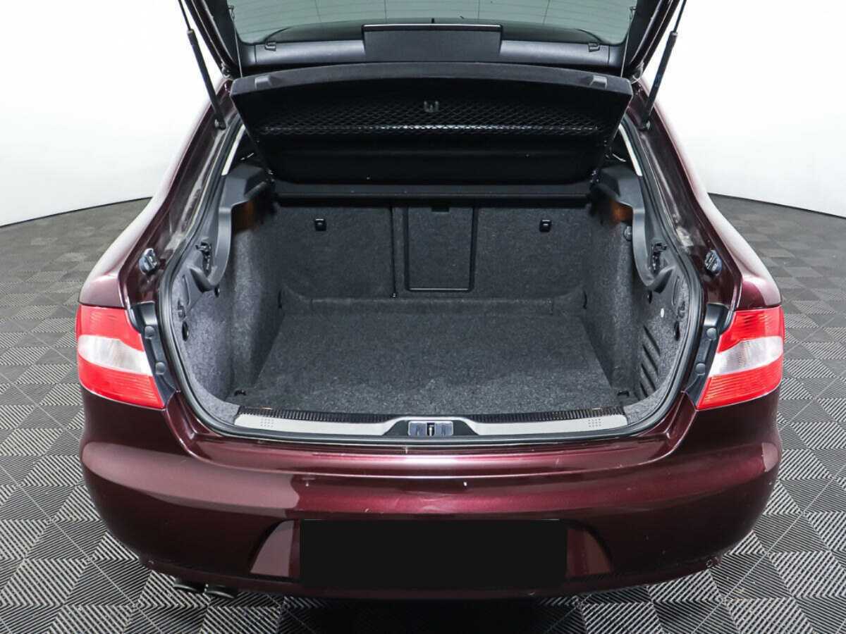 Skoda Superb с пробегом — 2010 год. Фото: #10