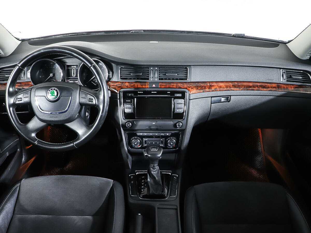 Skoda Superb с пробегом — 2010 год. Фото: #13