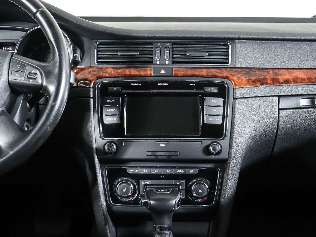 Skoda Superb с пробегом — 2010 год. Фото: #14
