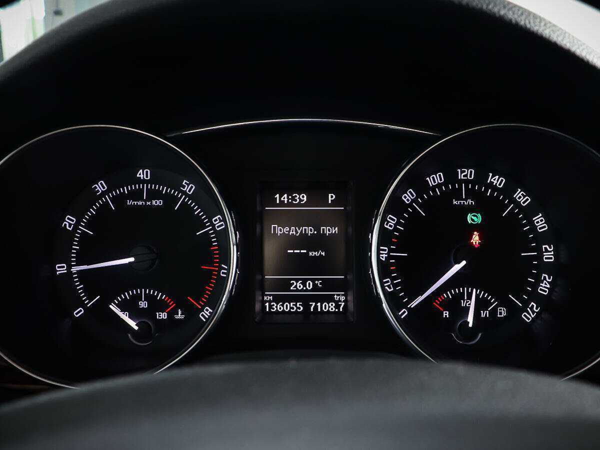 Skoda Superb с пробегом — 2010 год. Фото: #16