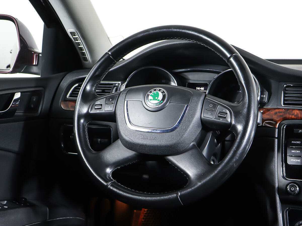 Skoda Superb с пробегом — 2010 год. Фото: #17