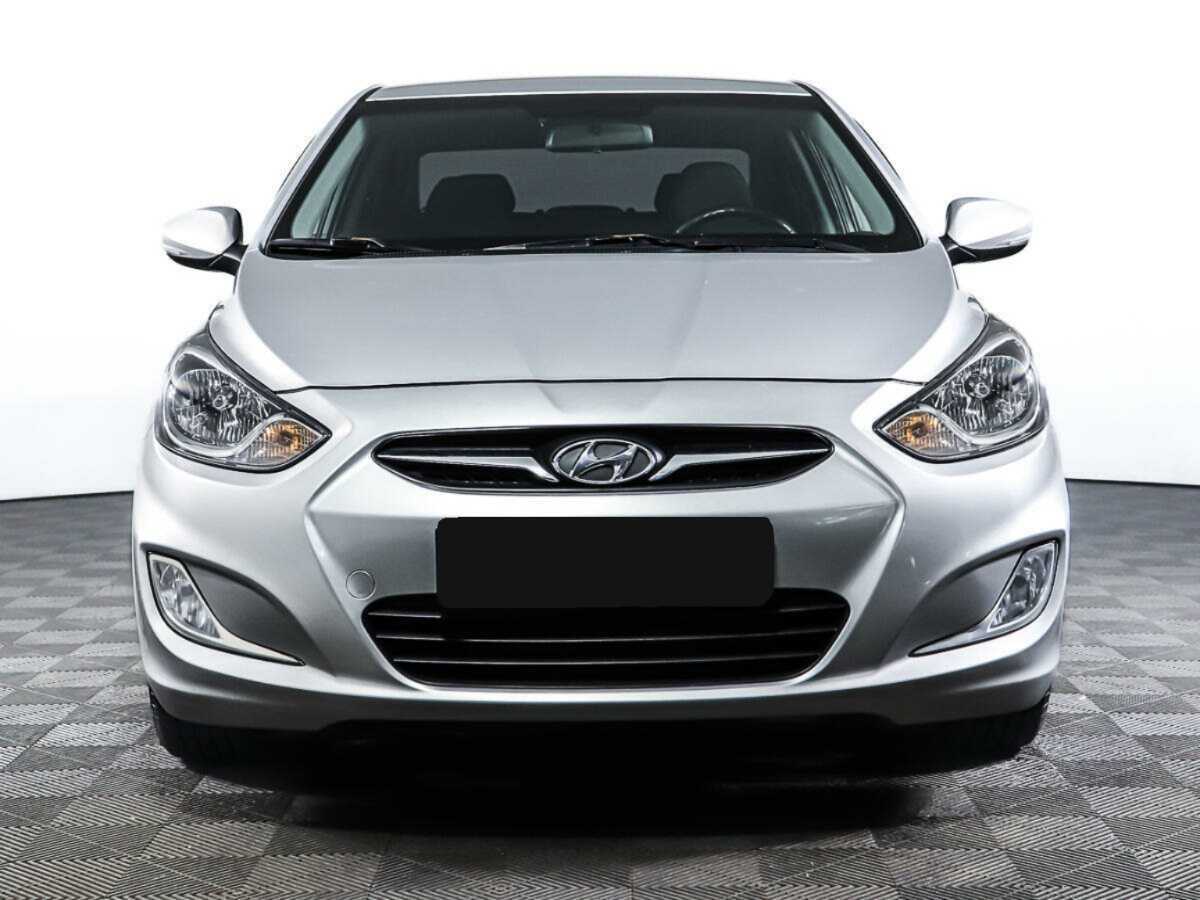 Hyundai Solaris с пробегом — 2011 год. Фото: #1