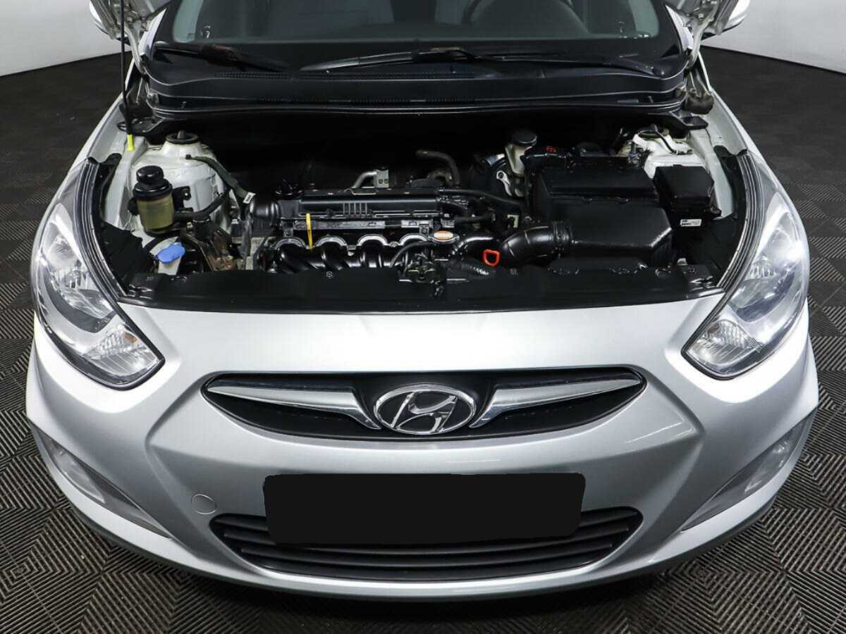 Hyundai Solaris с пробегом — 2011 год. Фото: #8