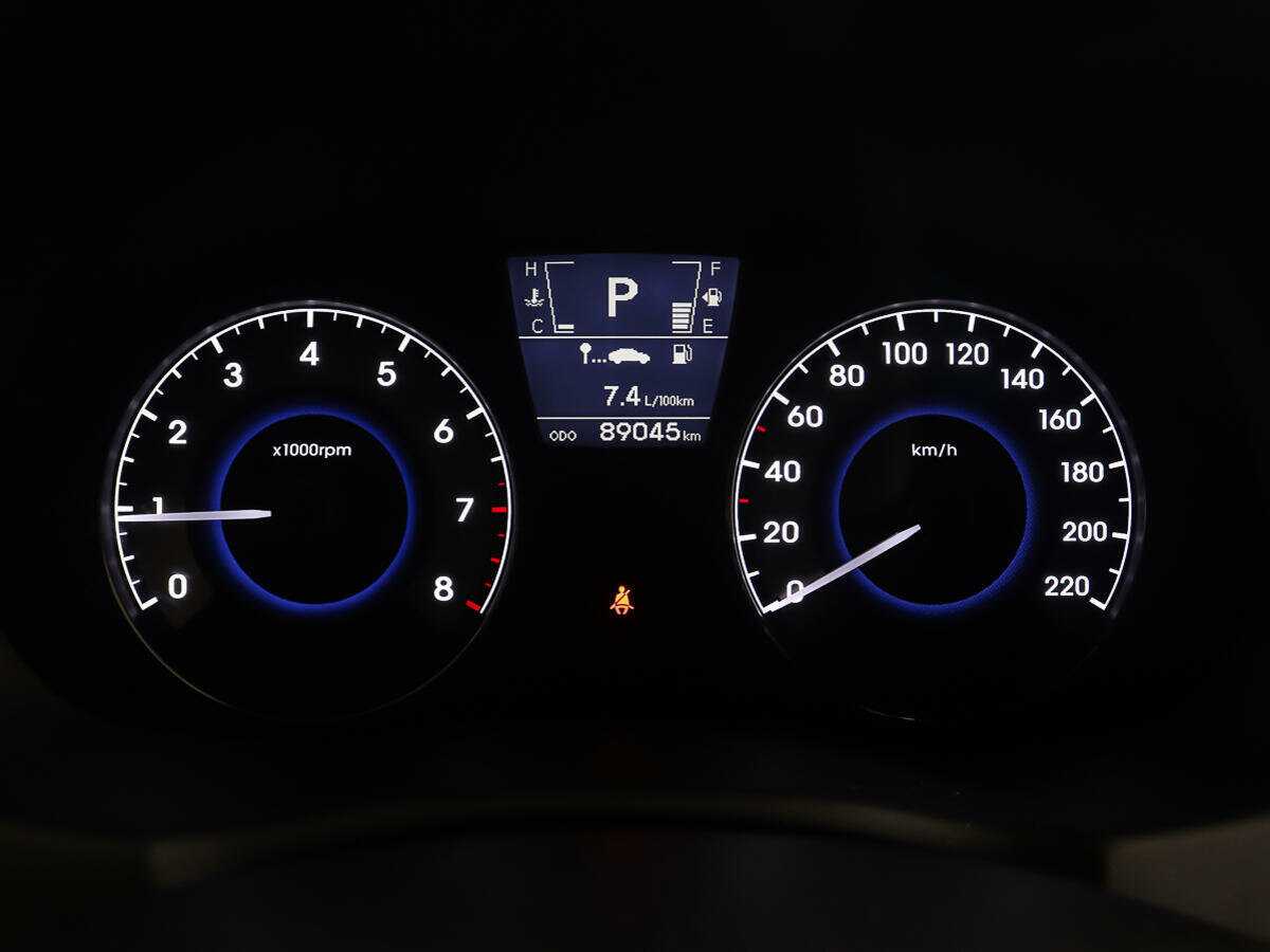 Hyundai Solaris с пробегом — 2011 год. Фото: #15