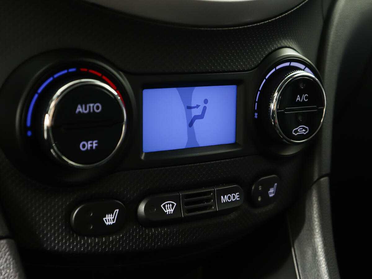 Hyundai Solaris с пробегом — 2011 год. Фото: #18