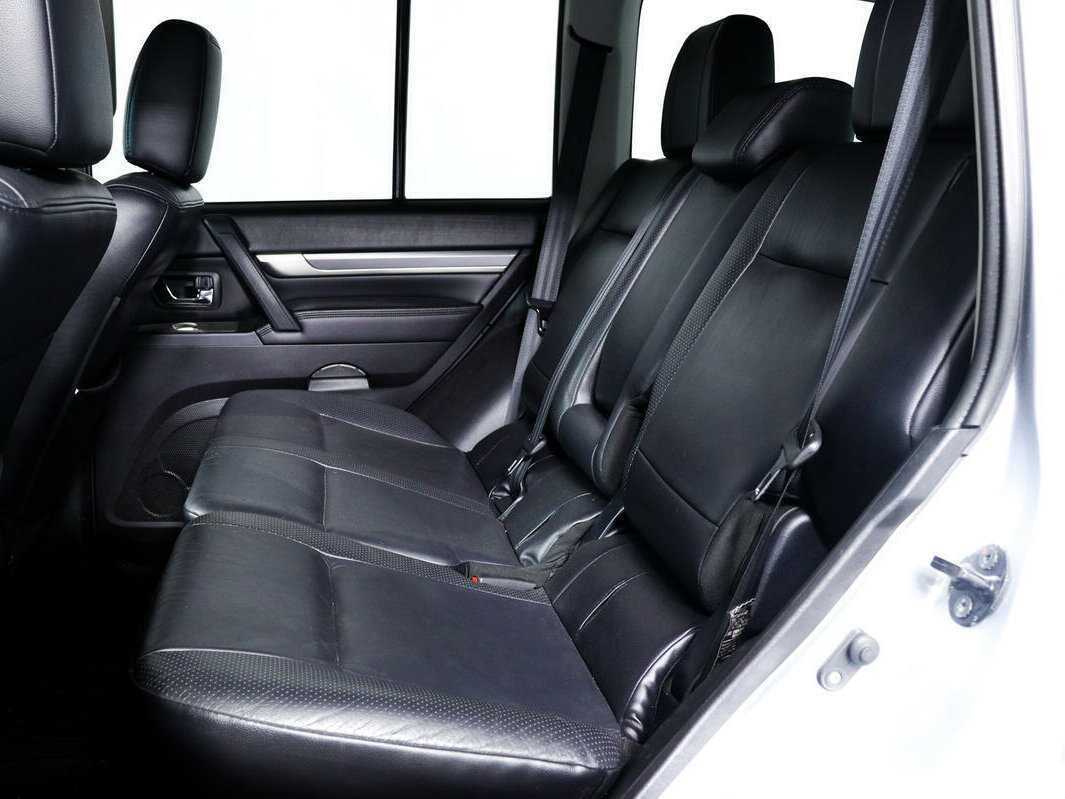 Mitsubishi Pajero с пробегом — 2011 год. Фото: #9