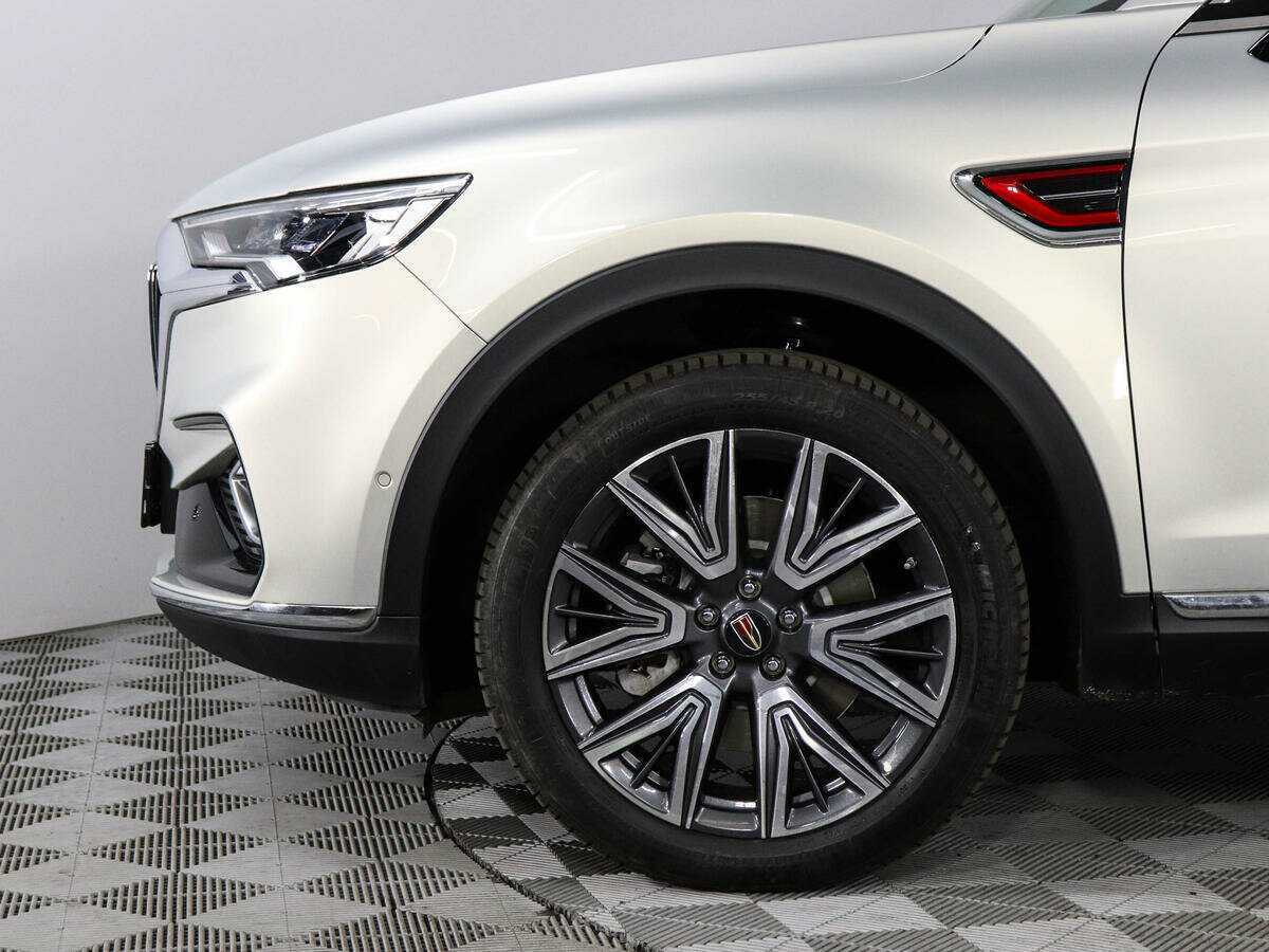 Hongqi HS5 с пробегом — 2023 год. Фото: #9