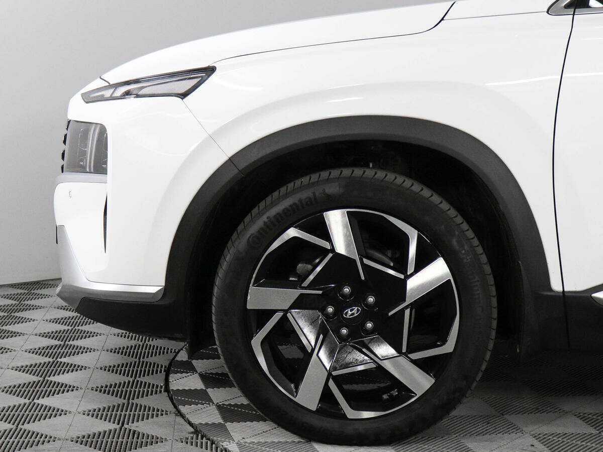 Hyundai Santa Fe с пробегом — 2023 год. Фото: #9