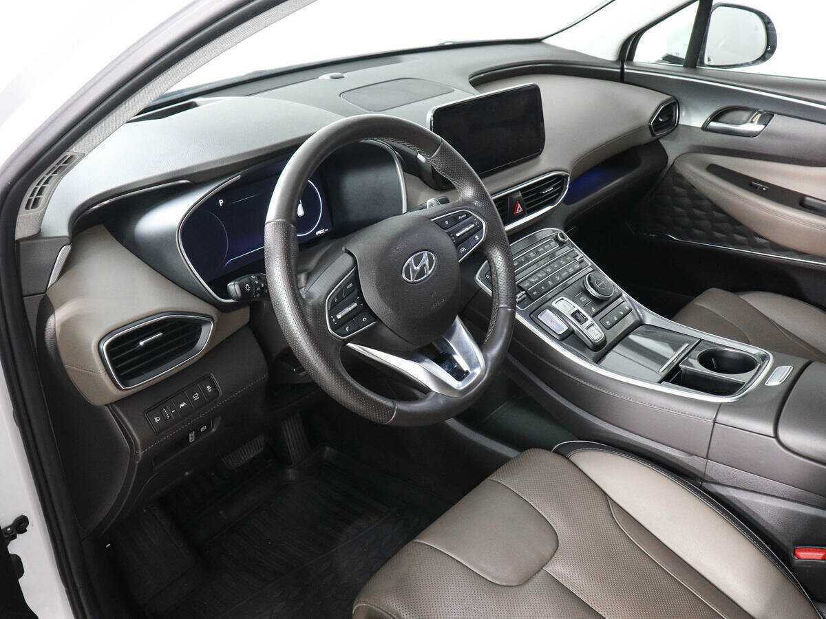 Hyundai Santa Fe с пробегом — 2023 год. Фото: #10