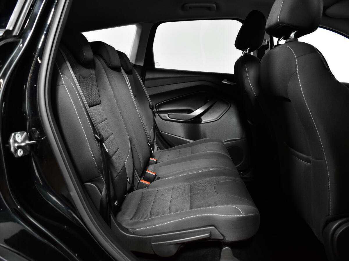 Ford Kuga с пробегом — 2015 год. Фото: #9