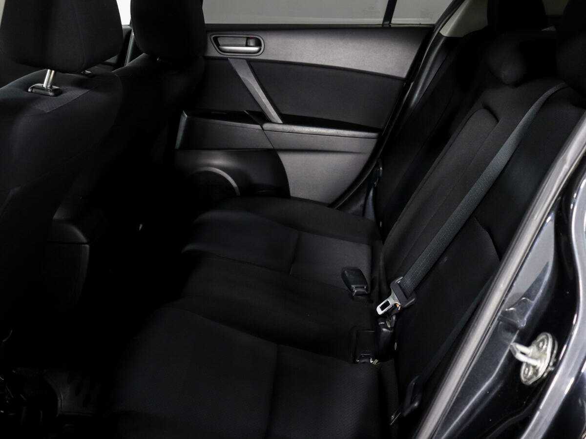 Mazda 3 с пробегом — 2010 год. Фото: #11