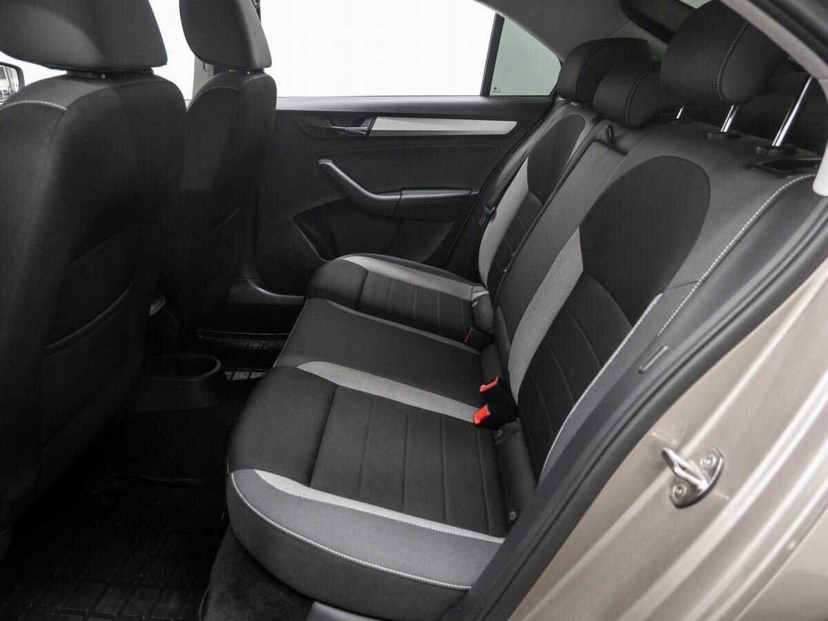 Skoda Rapid с пробегом — 2019 год. Фото: #12