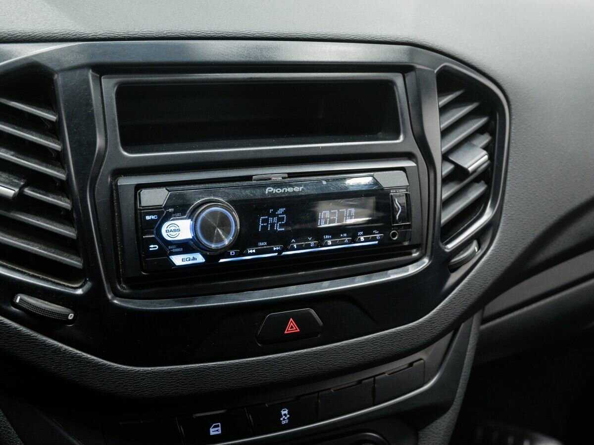 Lada (ВАЗ) Vesta с пробегом — 2019 год. Фото: #19