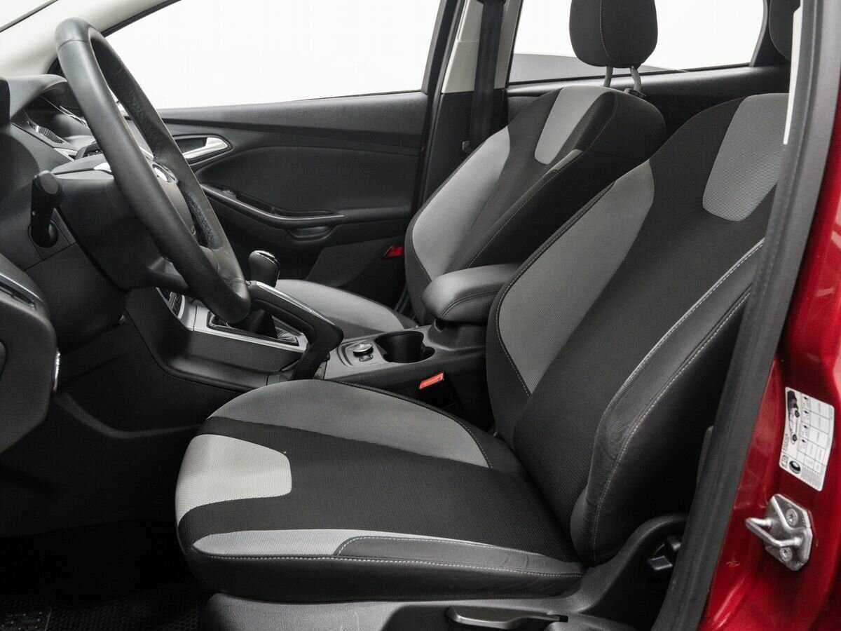 Ford Focus с пробегом — 2011 год. Фото: #10