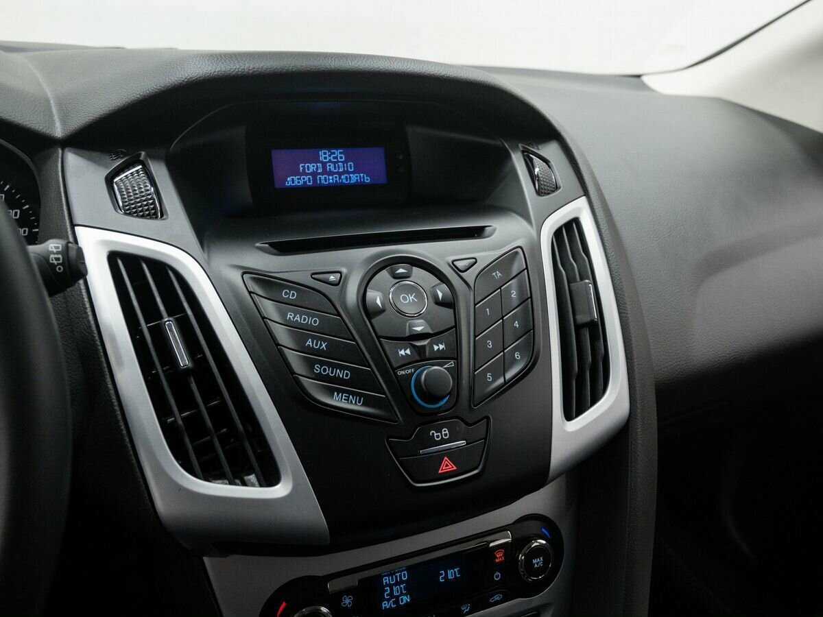 Ford Focus с пробегом — 2011 год. Фото: #16