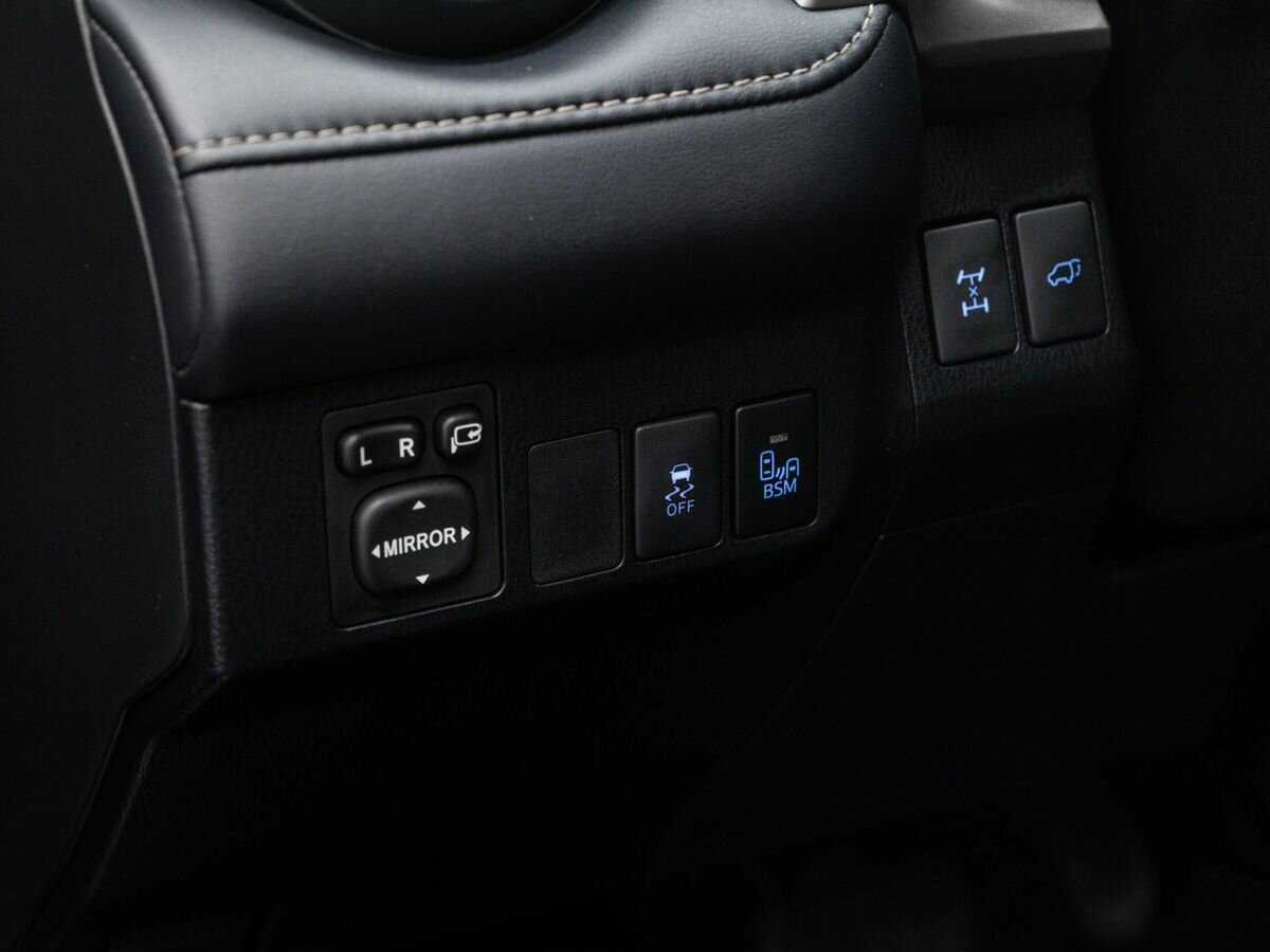 Toyota RAV4 с пробегом — 2013 год. Фото: #16