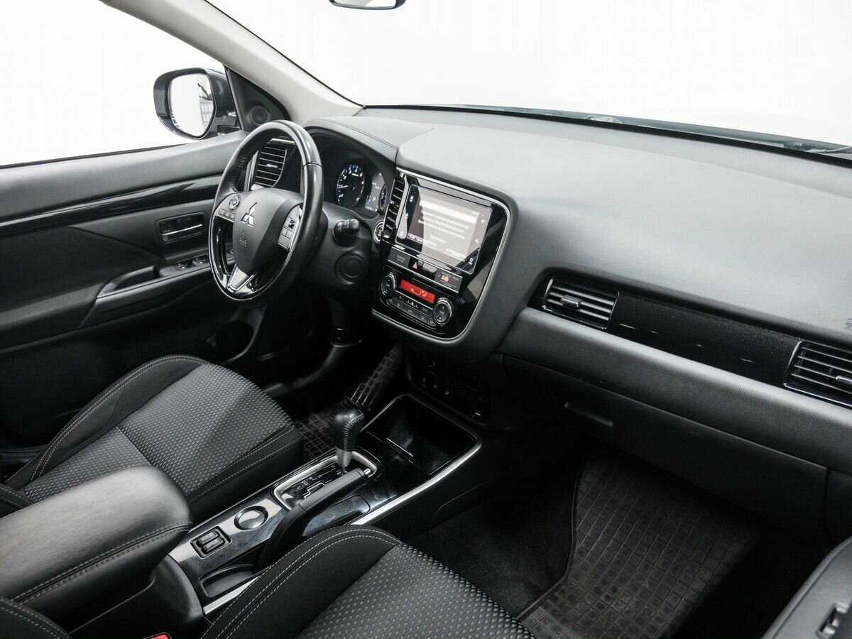 Mitsubishi Outlander с пробегом — 2019 год. Фото: #7
