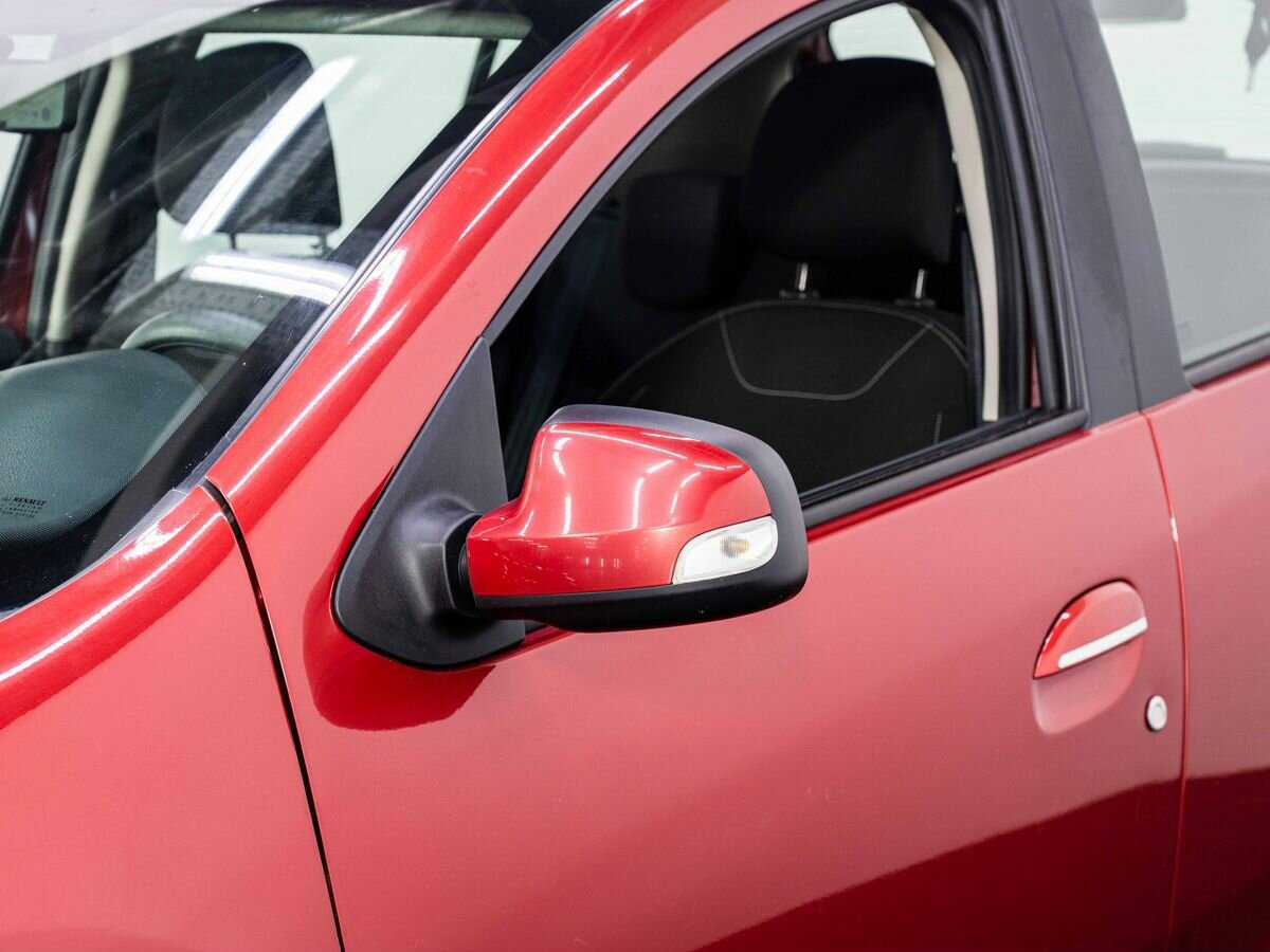 Renault Sandero с пробегом — 2017 год. Фото: #6